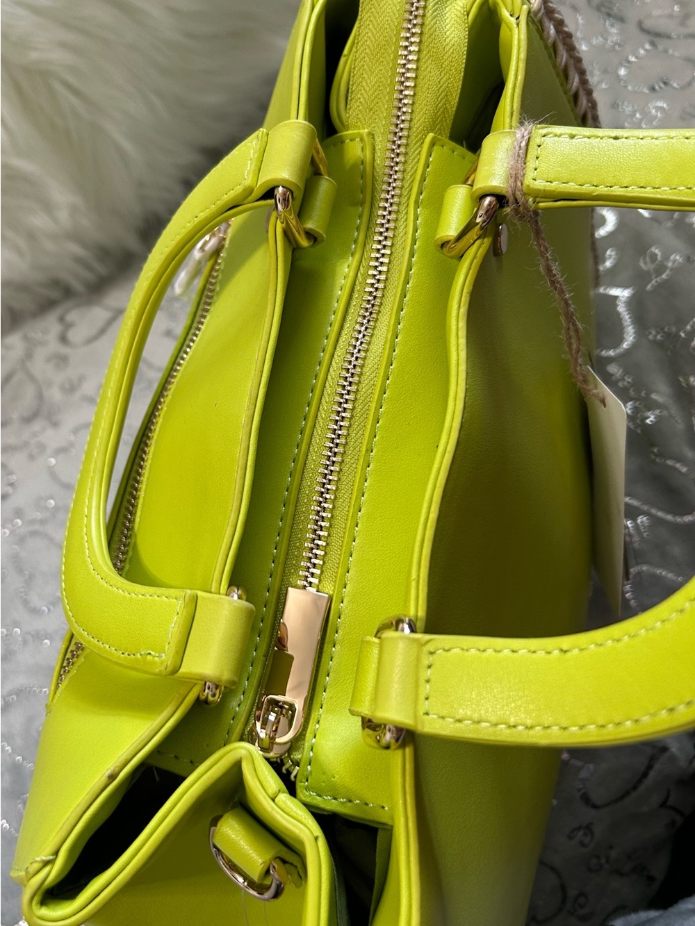 NWT Chillx by Le Miel, Medium, Lime Green, Soft Leather Tote Handbag - Picture 5 of 11